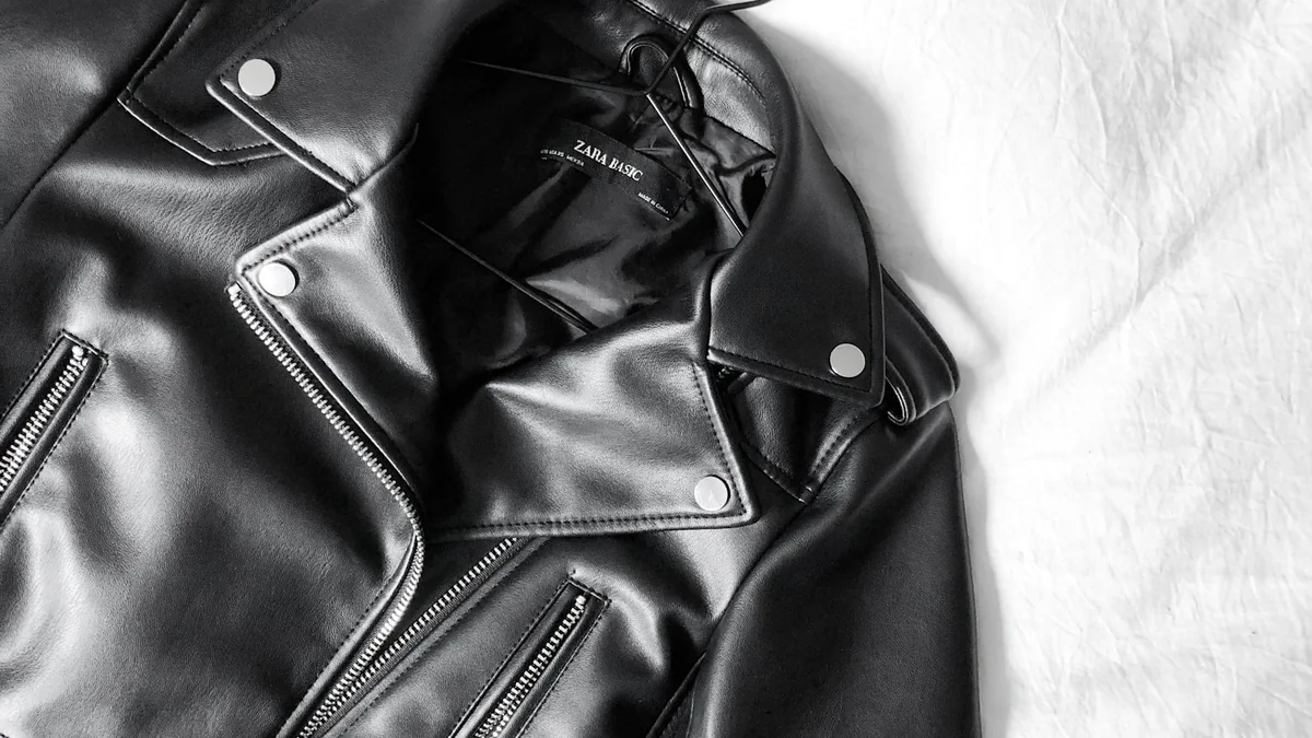 Best Travel Jackets for Changing Weather and Crowded Airports lifestyle photograph